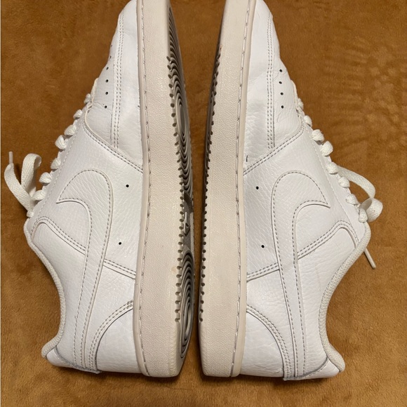 Women’s Nike White Athletic Shoes - Picture 3 of 9